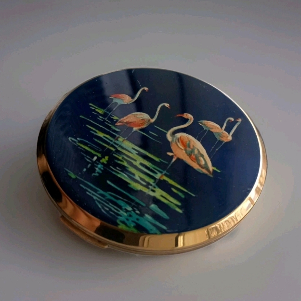STRATTON Powder Compact BLUE w/ PINK FLAMINGOS Water Scene Gold Tone With Powder